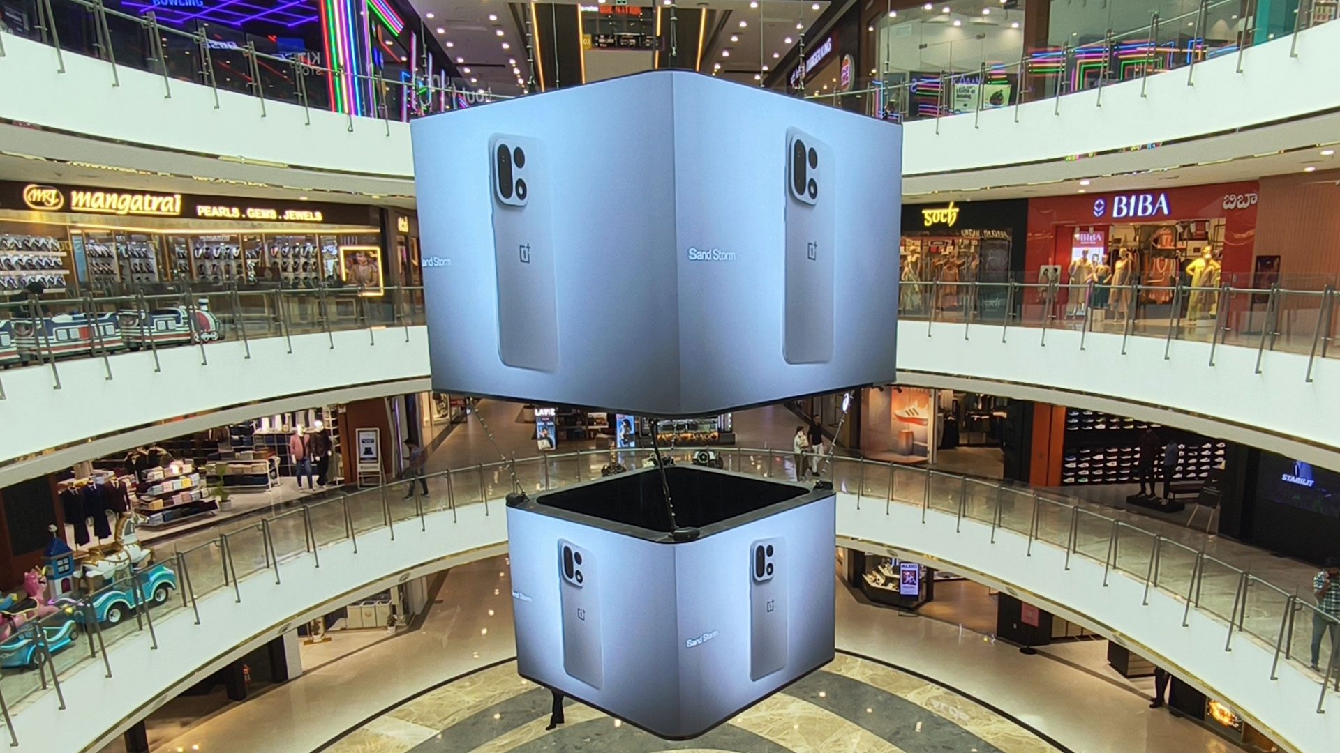 From Malls to Minds — OnePlus 15 Everywhere 👀