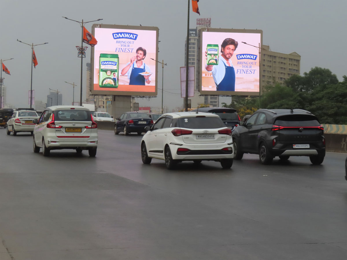 Daawat’s ‘Bring Out Your Finest’ OOH Campaign Featuring Shah Rukh Khan