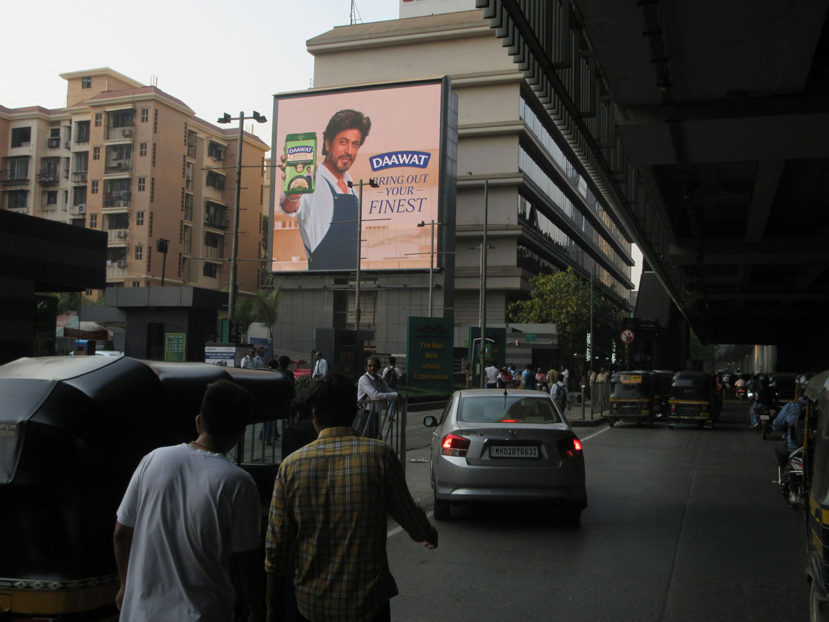 Daawat’s ‘Bring Out Your Finest’ OOH Campaign Featuring Shah Rukh Khan